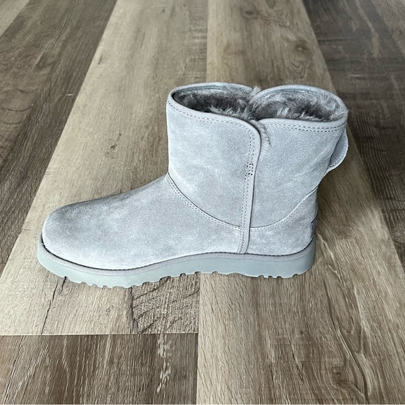 NEW UGG Cory II Short Bootie, grey Size 6 - Picture 7 of 10